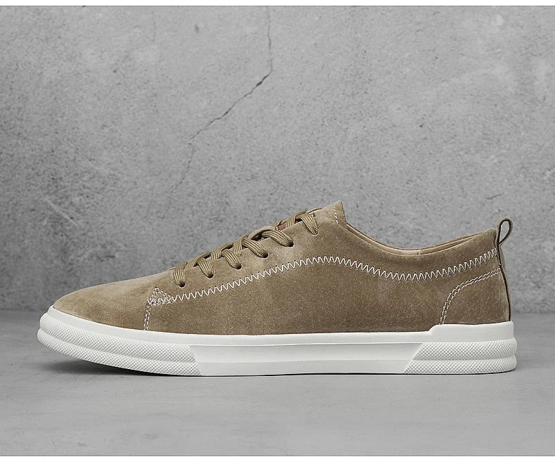 The 2025 New Men's Casual Shoes Feature A Durable and Anti-slip Upper, A Fashionable and Versatile Sole, and Are of High Quality