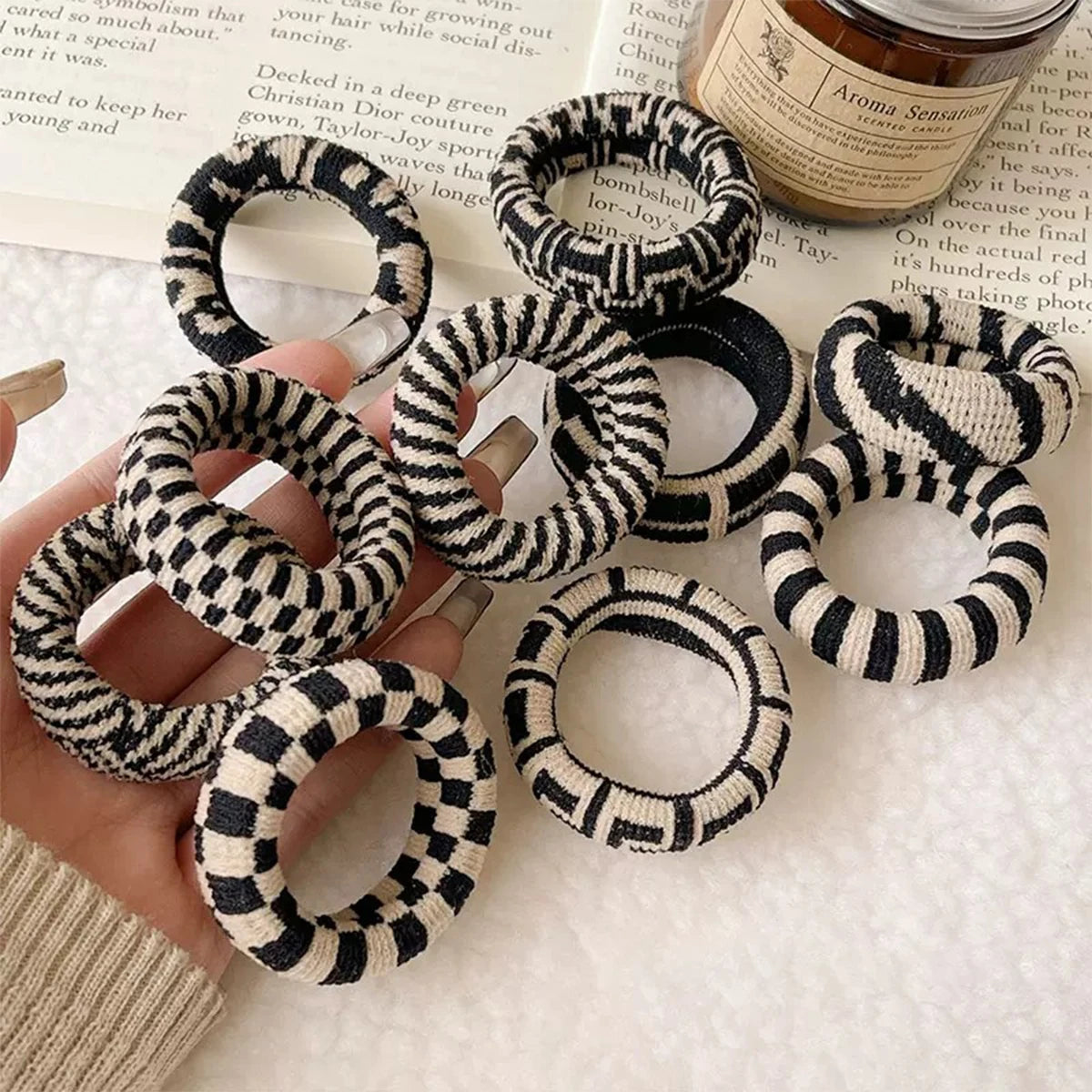 5pcs simple and versatile high-stretch black and white checkered traceless hair ring - Clikcy
