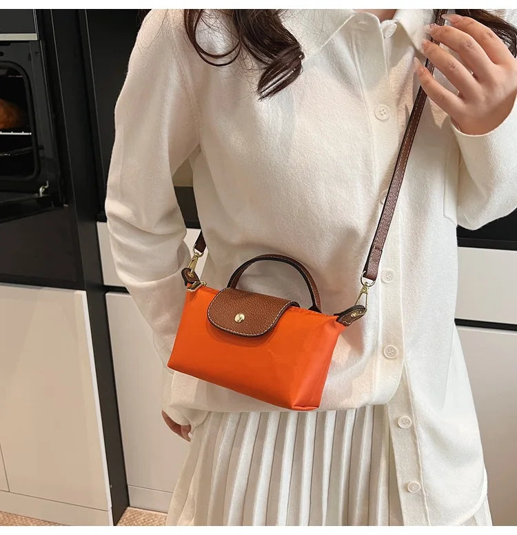 2025 summer lightweight shoulder crossbody bag, fashionable women's bag, plaid canvas, personalized and versatile dumpling bag