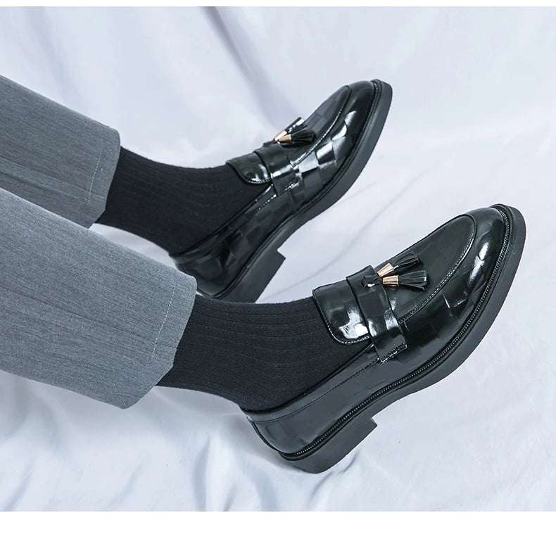 Fashion Designer Formal Slip On Men Dress Shoes New Classic Leather Oxfords For Party Business Shoes Men's Wedding Flat Loafers