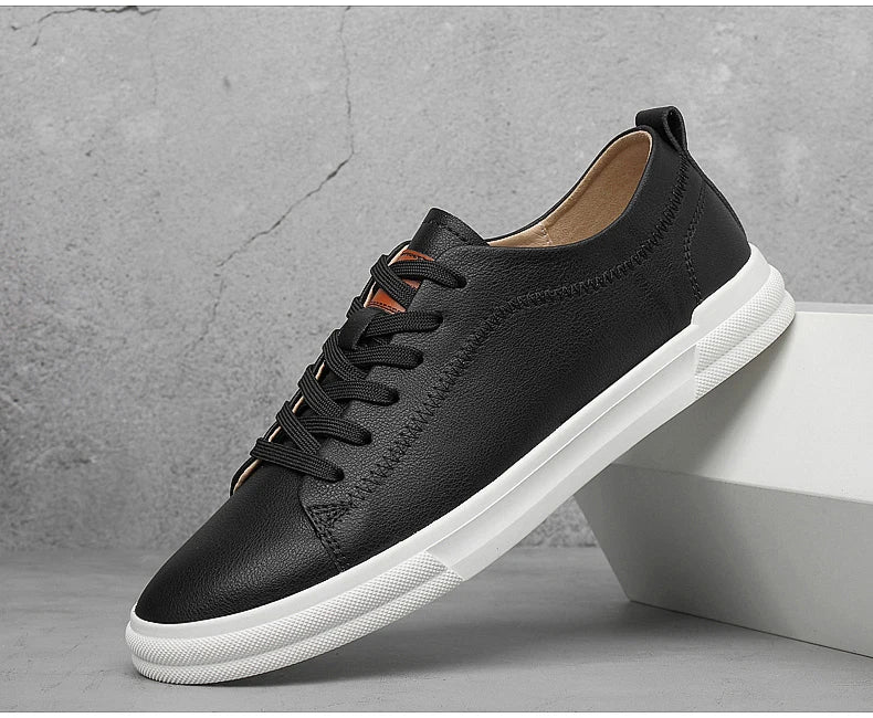 The 2025 New Men's Casual Shoes Feature A Durable and Anti-slip Upper, A Fashionable and Versatile Sole, and Are of High Quality