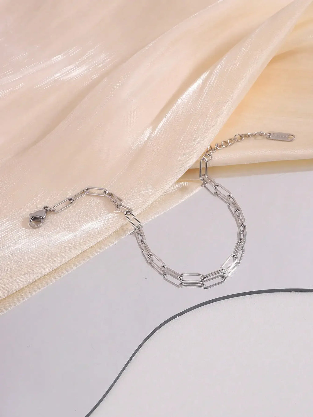 1 Piece Of Simple Casual Fashion Stainless Steel Round Snake Flat Snake Bracelet Is Suitable For Daily Wear, Gifts For Couples - Clikcy