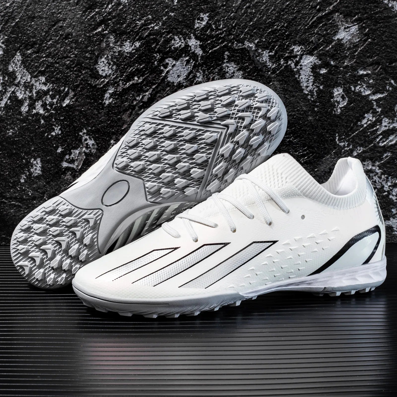 Hot Sale Of The Season New Football Shoes for Men Low Cut Portsmouth Grass Field Competition Training World Cup Cross Border Bre