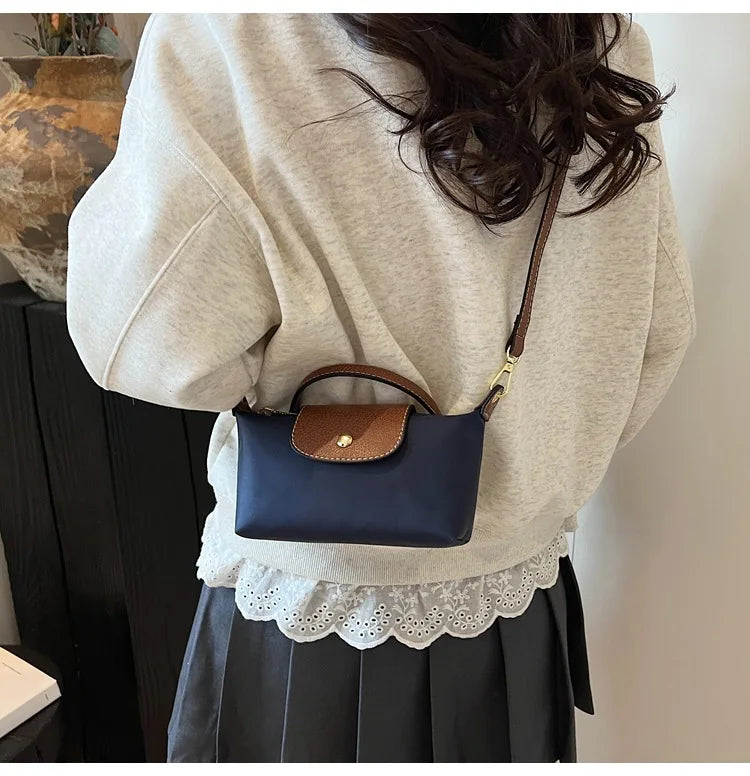 2025 summer lightweight shoulder crossbody bag, fashionable women's bag, plaid canvas, personalized and versatile dumpling bag