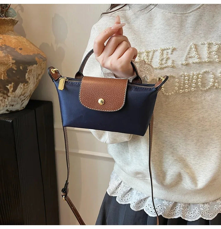 2025 summer lightweight shoulder crossbody bag, fashionable women's bag, plaid canvas, personalized and versatile dumpling bag