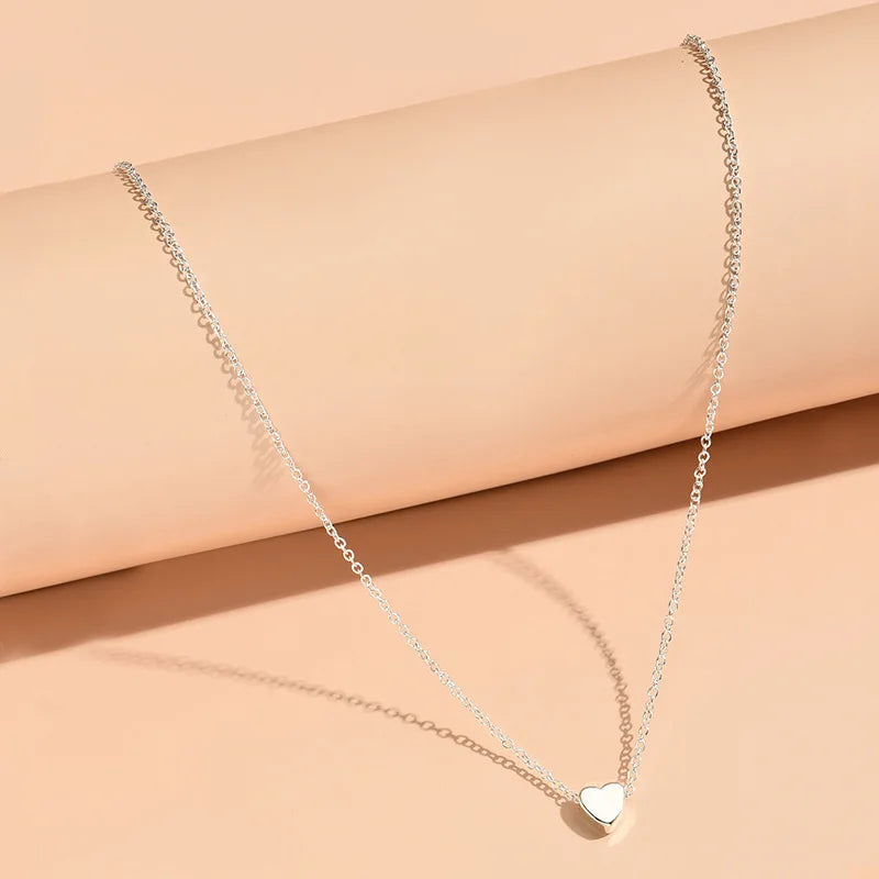 2024 Korean Fashion Heart Shape Necklaces For Women Simple Style Love Alloy Pendant Chains Choker Vinatge Cheap Trending Jewelry - Clikcy