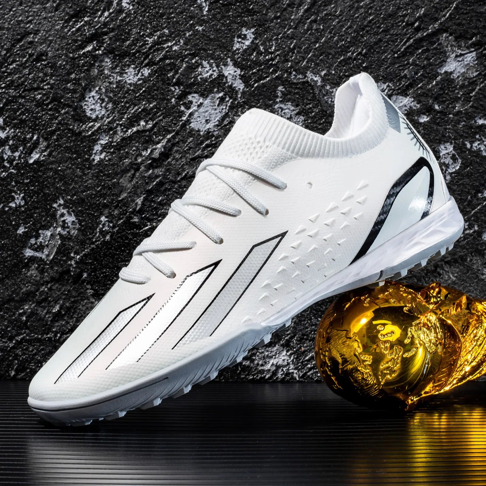 Hot Sale Of The Season New Football Shoes for Men Low Cut Portsmouth Grass Field Competition Training World Cup Cross Border Bre