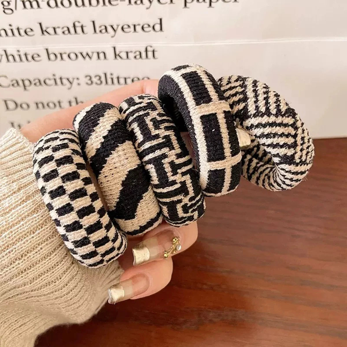 5pcs simple and versatile high-stretch black and white checkered traceless hair ring - Clikcy