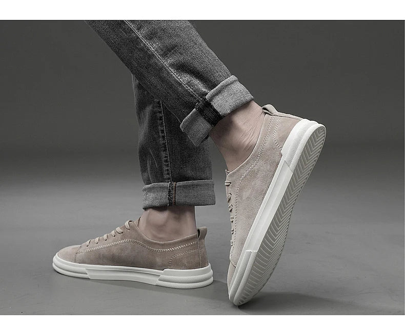 The 2025 New Men's Casual Shoes Feature A Durable and Anti-slip Upper, A Fashionable and Versatile Sole, and Are of High Quality - Clikcy