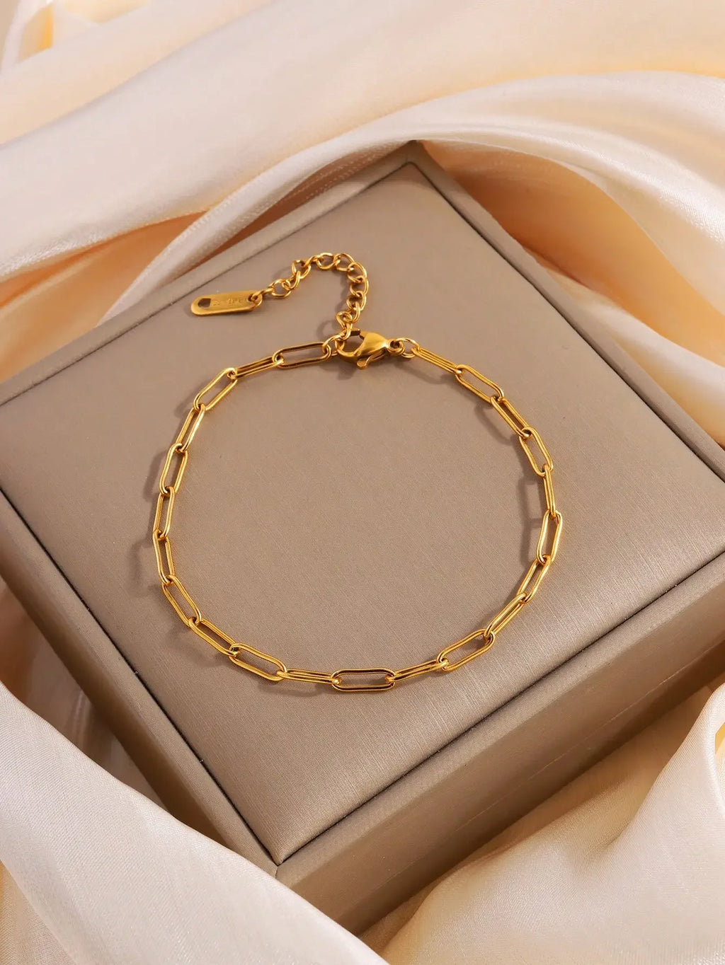 1 Piece Of Simple Casual Fashion Stainless Steel Round Snake Flat Snake Bracelet Is Suitable For Daily Wear, Gifts For Couples - Clikcy