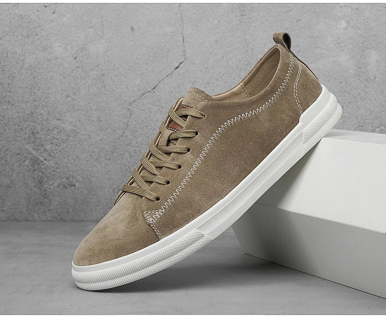 The 2025 New Men's Casual Shoes Feature A Durable and Anti-slip Upper, A Fashionable and Versatile Sole, and Are of High Quality